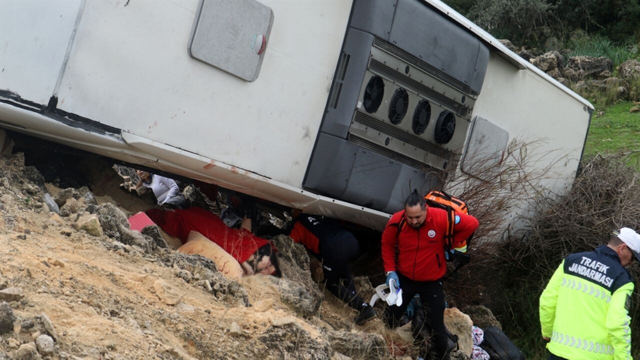 'İnsanların yarısı yoldaydı, yarısı otobüsün altında...'