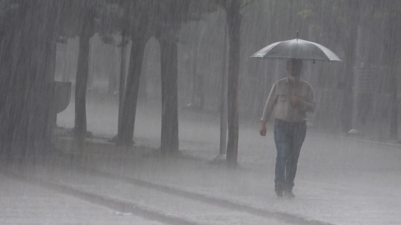 Meteoroloji'den kar, sağanak ve fırtına uyarısı! İstanbul dâhil 53 ilde alarm