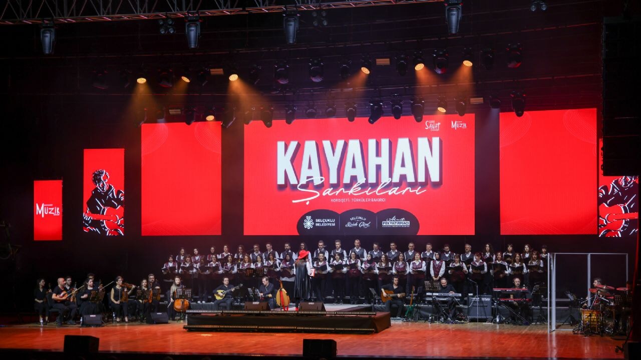 'KAYAHAN ŞARKILARI KONSERİ' İLK DEFA SANATSEVERLERLE BULUŞTU