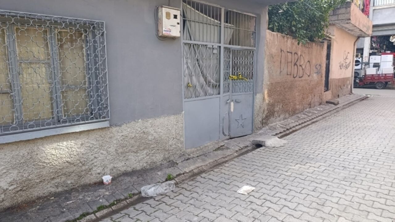 Eşini öldürdü, cesedin başında ağlarken yakalandı