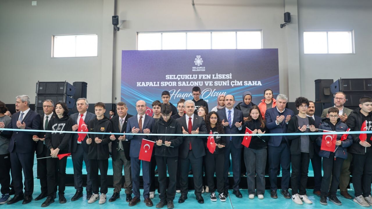 SELÇUKLU FEN LİSESİ KAPALI SPOR SALONU VE SUNİ ÇİM SAHA'NIN RESMİ AÇILIŞI GERÇEKLEŞTİRİLDİ