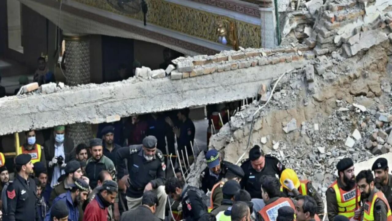 Pakistan'da 'Cuma' katliamı: 31 ölü, 169 yaralı!