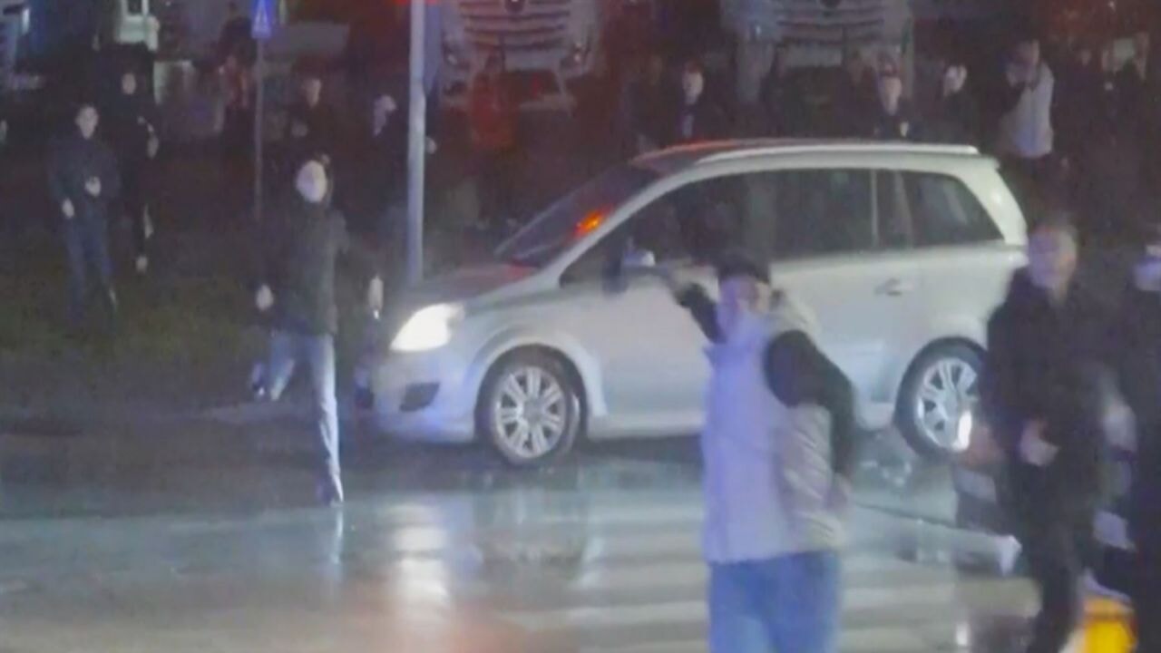 Trabzonspor'un takım otobüsüne saldırı!