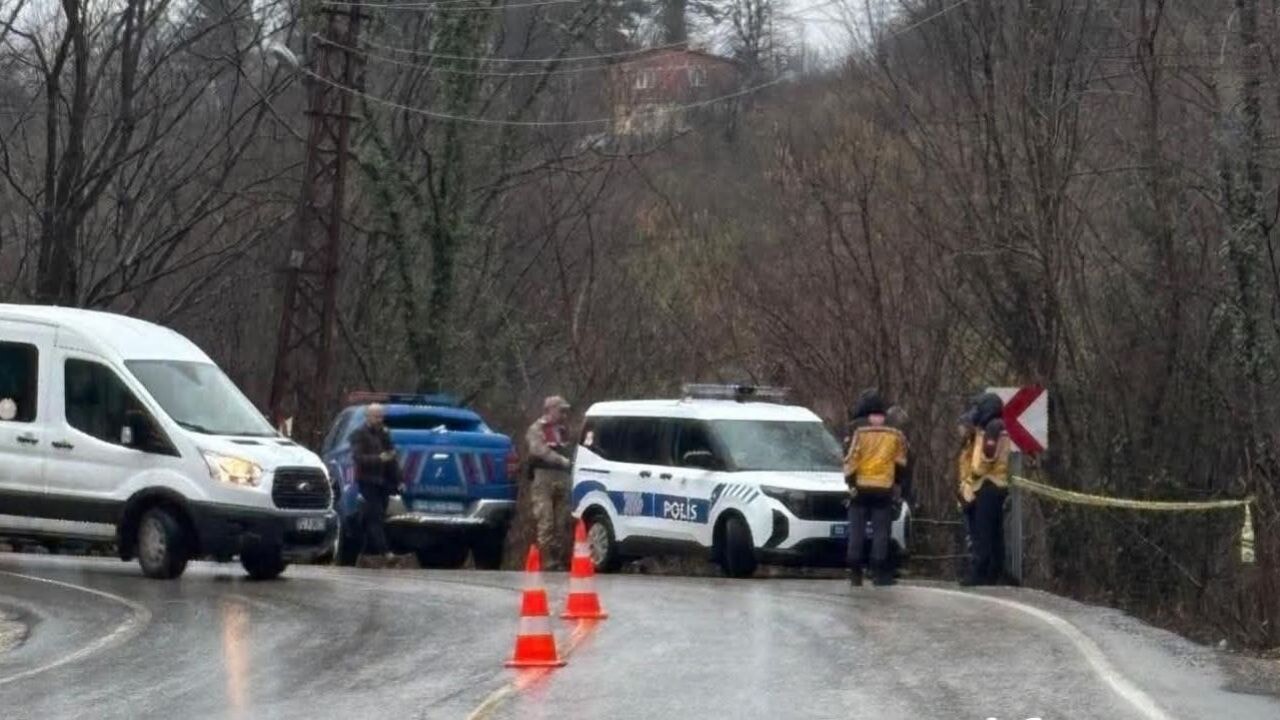 Bir kişi, ağaçta asılı halde ölü bulundu
