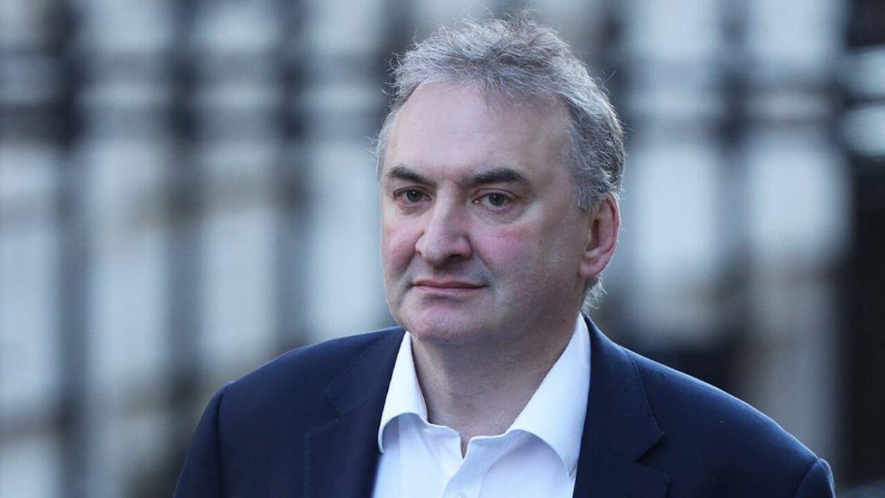 İngiltere kabinesinde üst düzey istifa