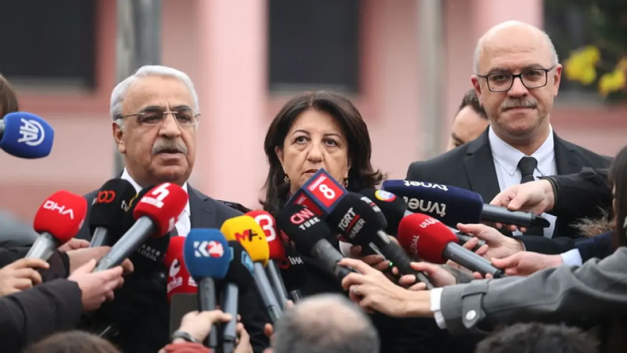 DEM Parti Heyeti İmralı Adası'na gitti