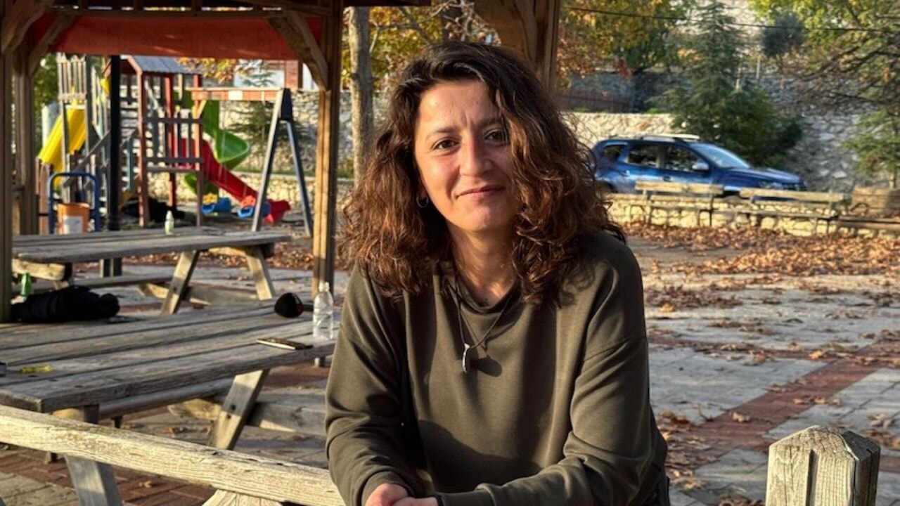 Oyuncu Metin Akpınar'ın biyolojik kızı Duygu Nebioğlu'dan açıklama