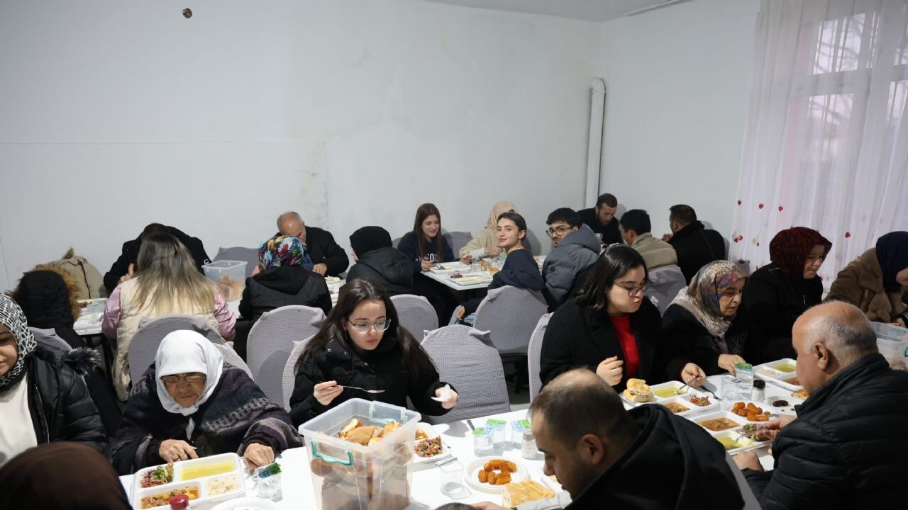 Bu köyde evlerde iftar yasaklandı