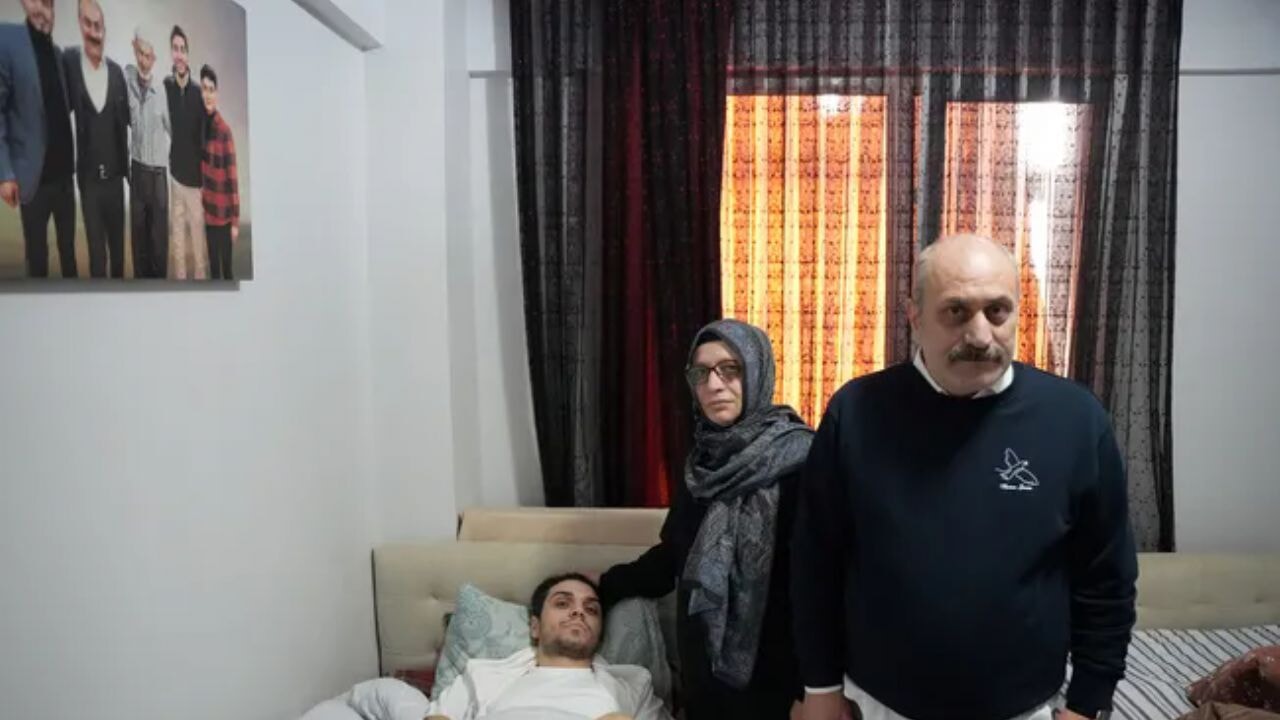 Bıçaklanan Oğuzhan'ın ailesi: 'Bu çocuklar bizi tehdit ediyor'