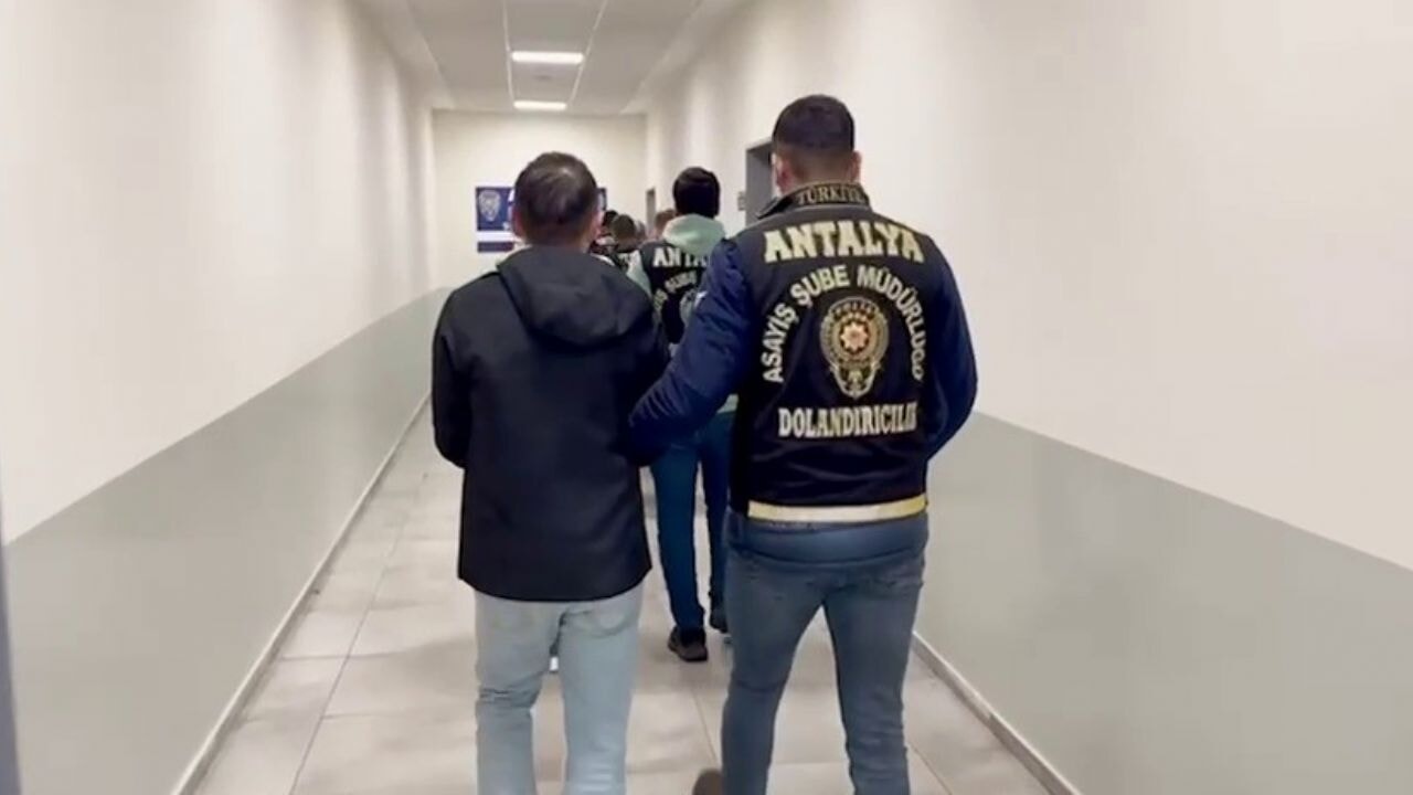 İşe vaadiyle 250 bin lira dolandırdılar