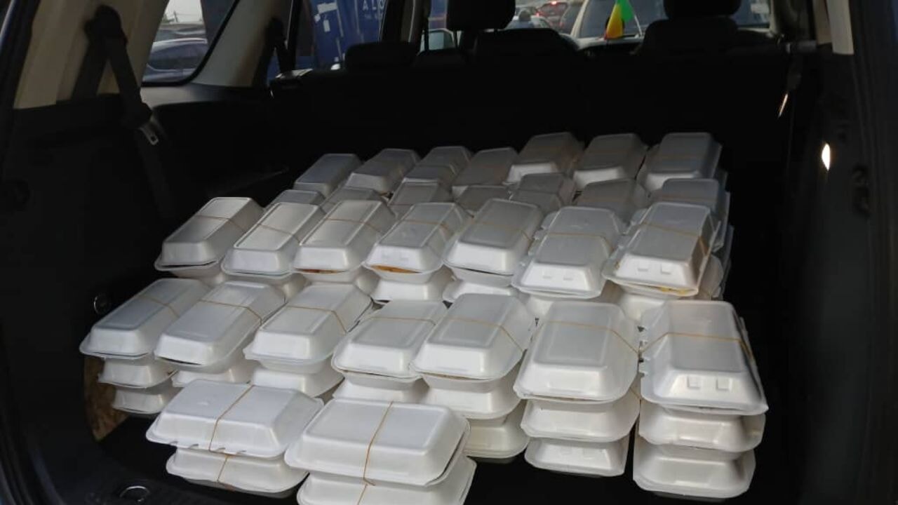 Eyüp Sabri Tuncer, Benin'de her gün 500 kişiye iftar veriyor