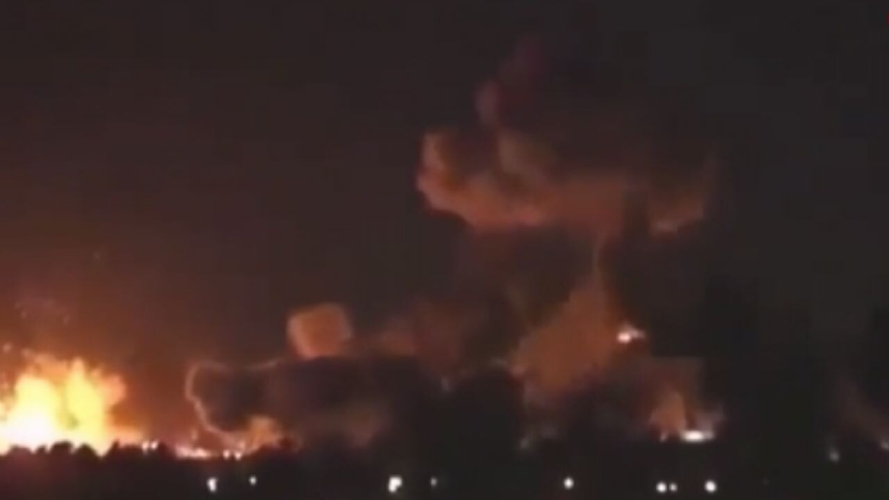 Pakistan, Afganistan'a savaş ilan etti!