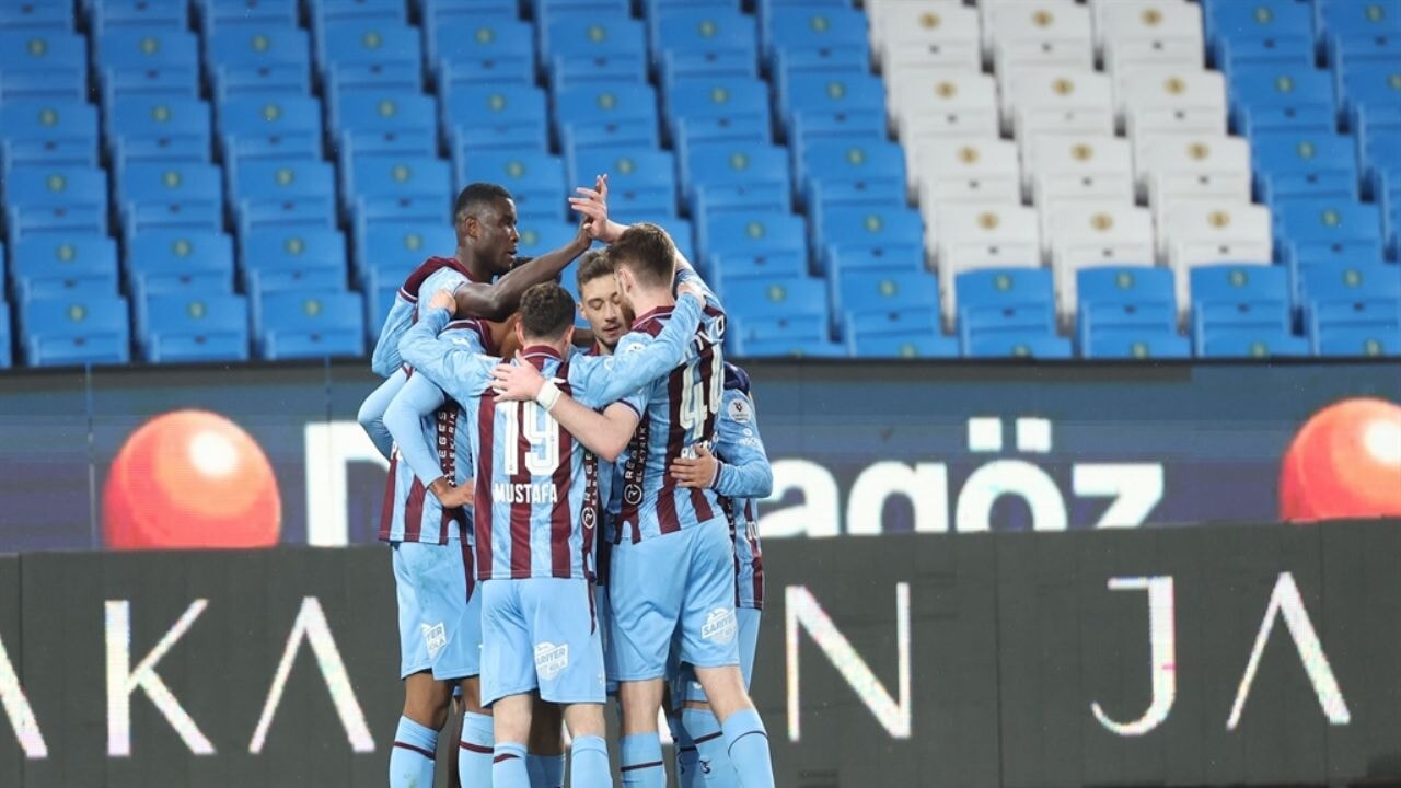 Trabzonspor bomboş tribünler önünde kazandı