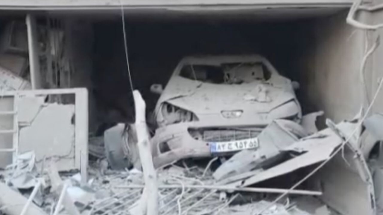 ABD-İsrail saldırısı sonrası İran'dan yıkım görüntüleri