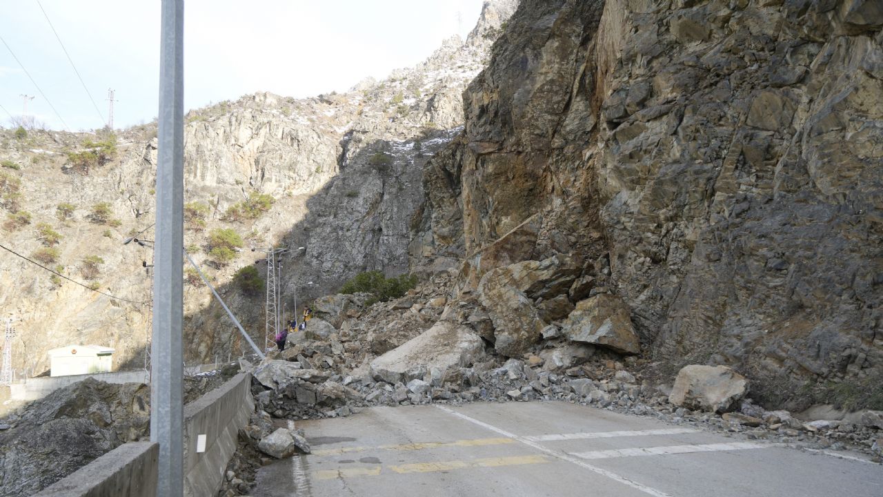 Prof. Dr. Alemdağ'dan 'yanlış yol planlaması ve yer seçimi' uyarısı