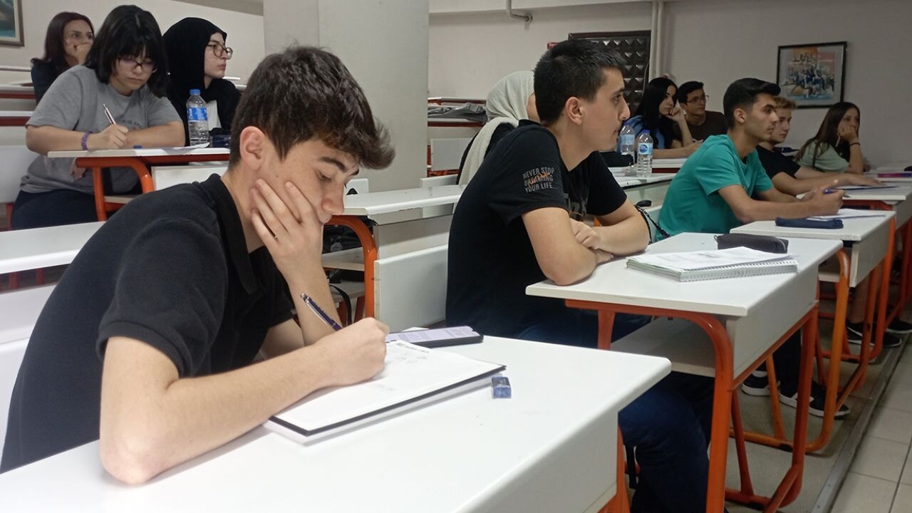 Ara tatil kaldırılsın mı? Öğretmenler ne diyor? Anket sonuçları açıklandı