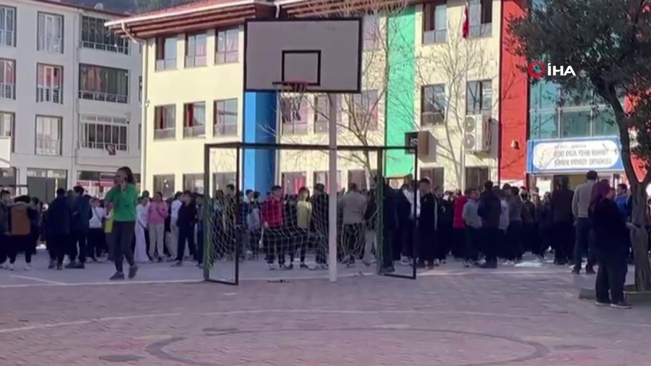 Denizli'de korkutan deprem
