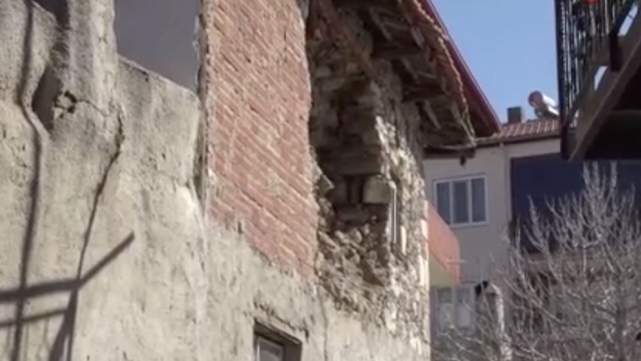 5.1'lik deprem sonrası Denizli'den hasar görüntüleri