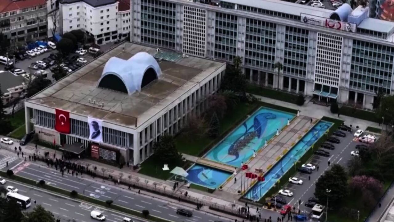 'Konuşmaması için 100 milyon euro rüşvet teklif etti'