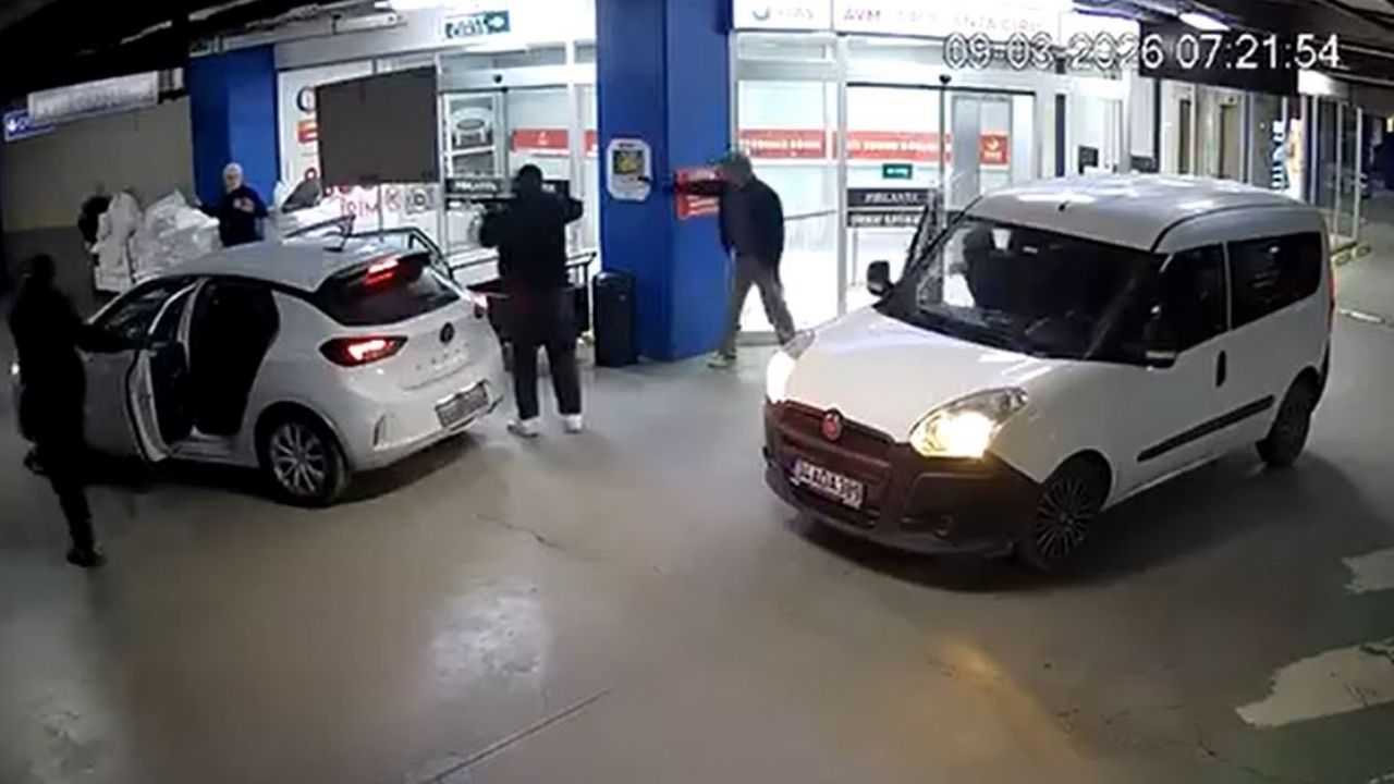 Kuyumcukent AVM'de uzun namlulu silahlarla soygun