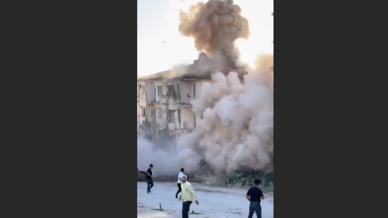 Videosu viral oldu! Tek darbede yıkılan 8 katlı binayla ilgili açıklama