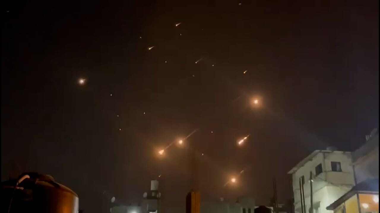 İran'dan İsrail'e yeni füze dalgası görüntüleri