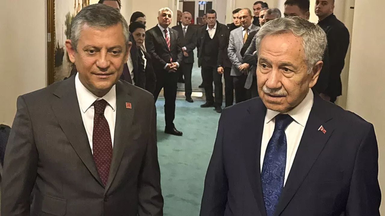 CHP lideri Özel, eski TBMM Başkanı Arınç ile Meclis'te görüştü