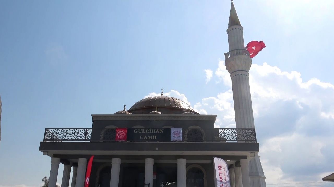 Depremin ardından inşa edilen 123. cami ibadete açıldı   