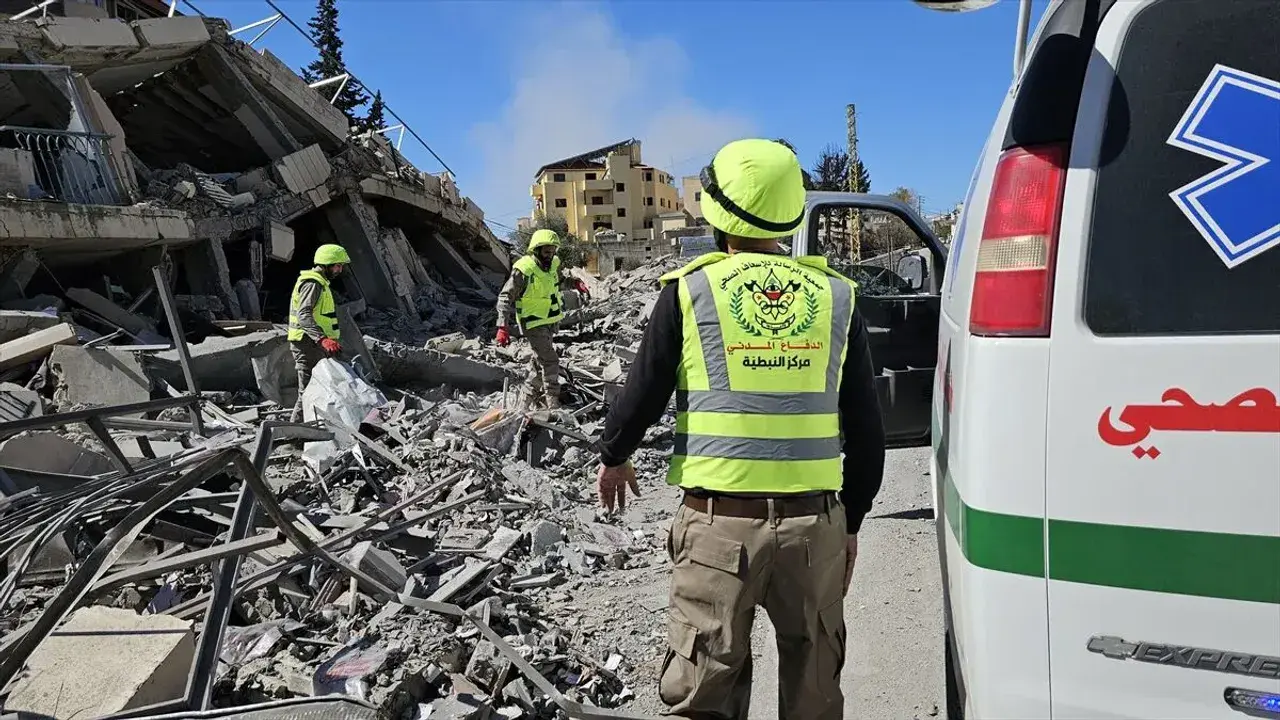 İsrail sivilleri vurmaya devam ediyor: Lübnan'da ölü sayısı 850'ye yükseldi