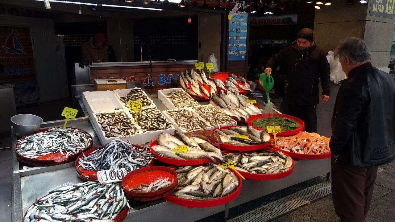 Balık tezgâhlarında bayram bereketi