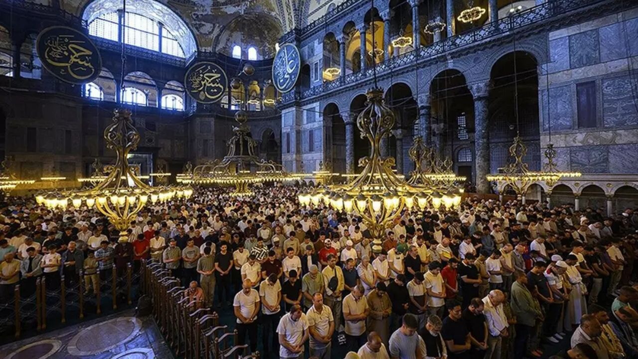 Bayram namazı saat kaçta kılınacak! İşte il il bayram namazı saatleri