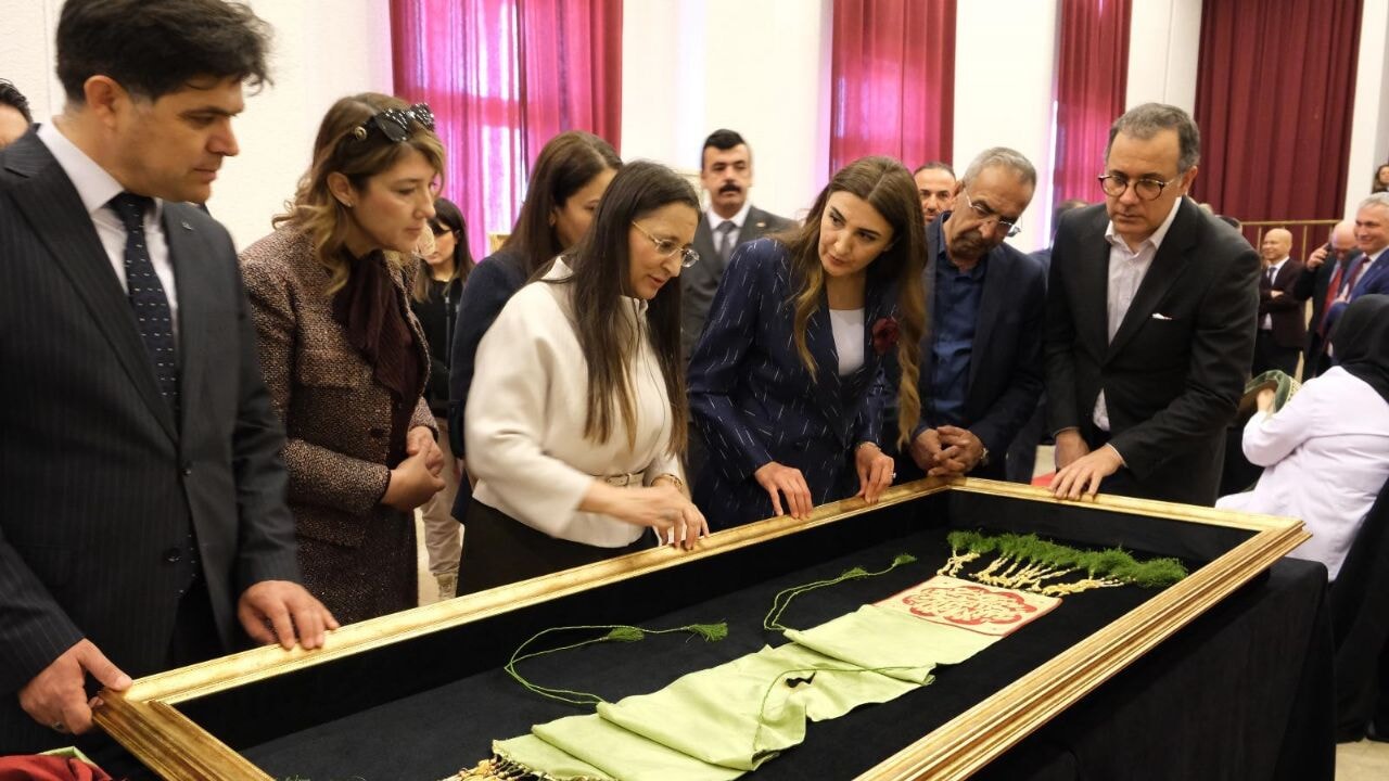 Mersin'de Maneviyat ve Sanat Buluştu: Kutsal Emanetlere Saygı Sergisi Yoğun İlgi Gördü