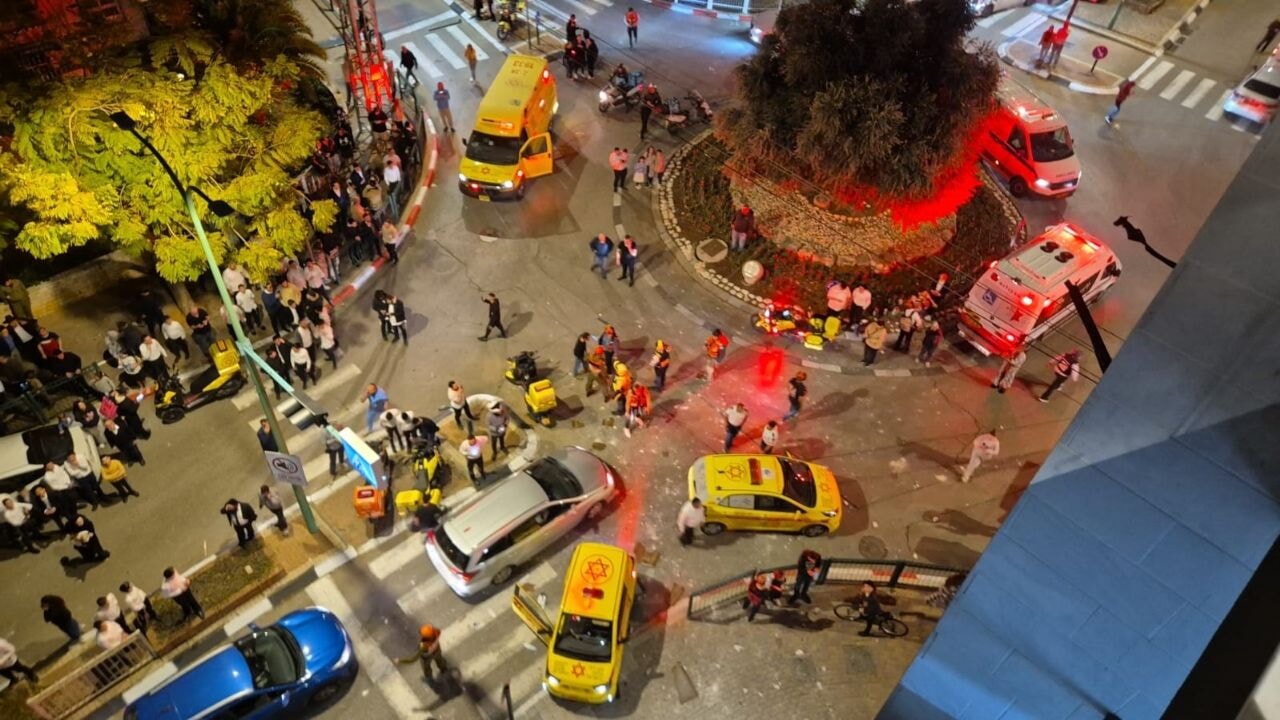 İran'dan İsrail'e füze saldırısı: 7 yaralı