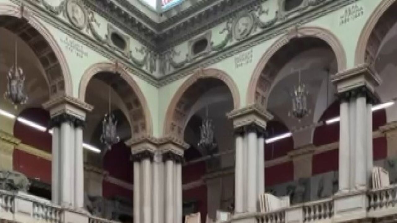 Rus ressamın 'Aşık Veysel Portresi'ne 'Laureate' ödülü