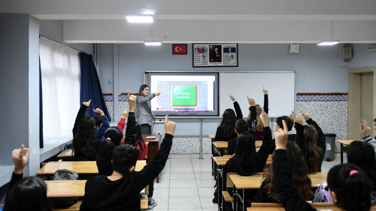 ANALİZ: Türkiye'de ücretli öğretmen sayısı ve öğretmen açığı