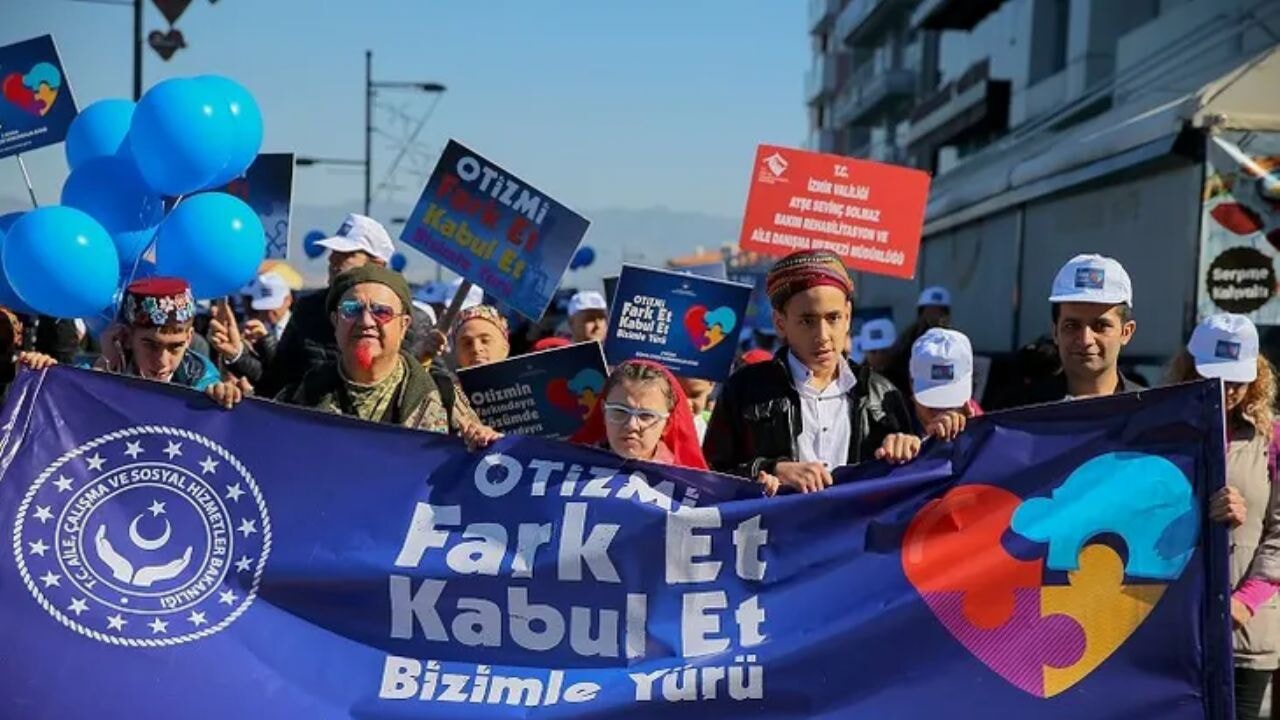 Aile ve Sosyal Hizmetler Bakanlığından, 'Dünya Otizm Farkındalık Günü'yle ilgili ay boyu etkinlik
