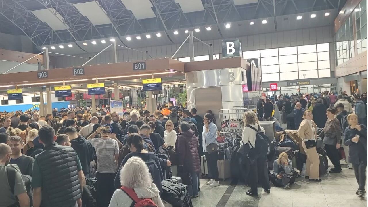 İstanbul'da 127 sefer iptal edildi! Yolcular havalimanında kaldı