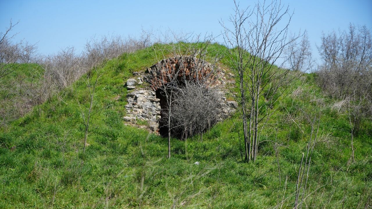 Tarih yok oluyor! Edirne'de tarihi tabyalar harabeye döndü