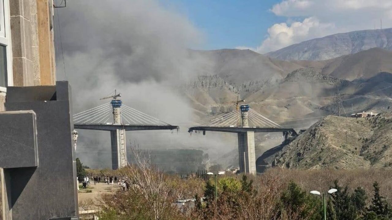 İran'ın en yüksek köprüsü vuruldu! İran'dan açıklama