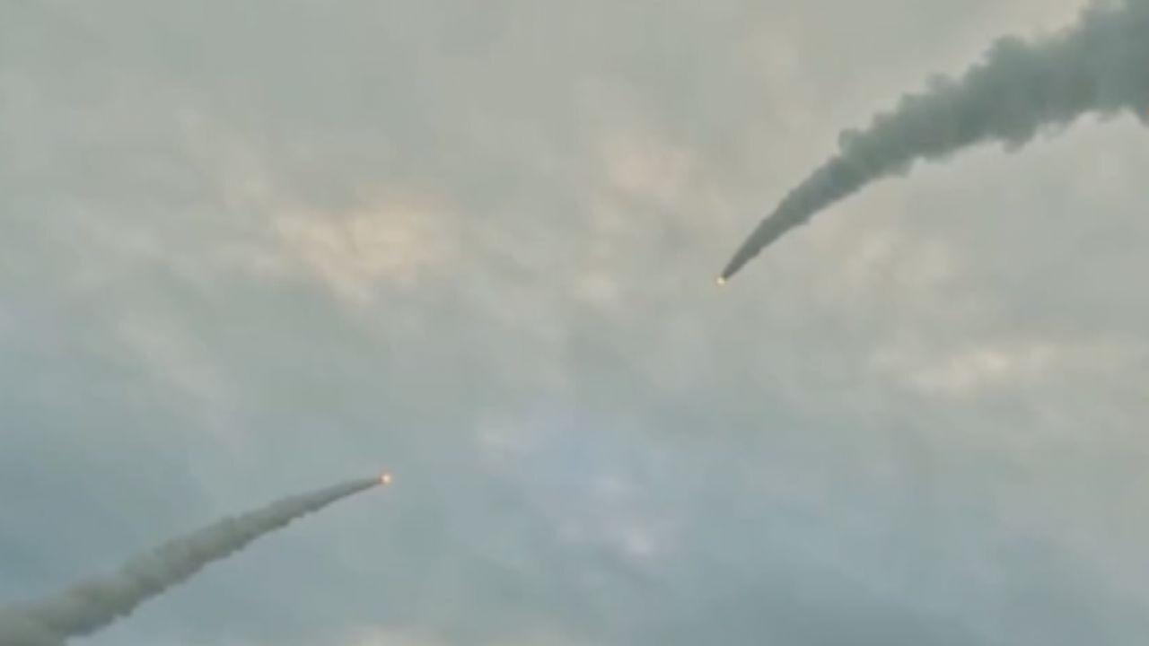 İran'dan İsrail ve ABD gemilerine saldırı