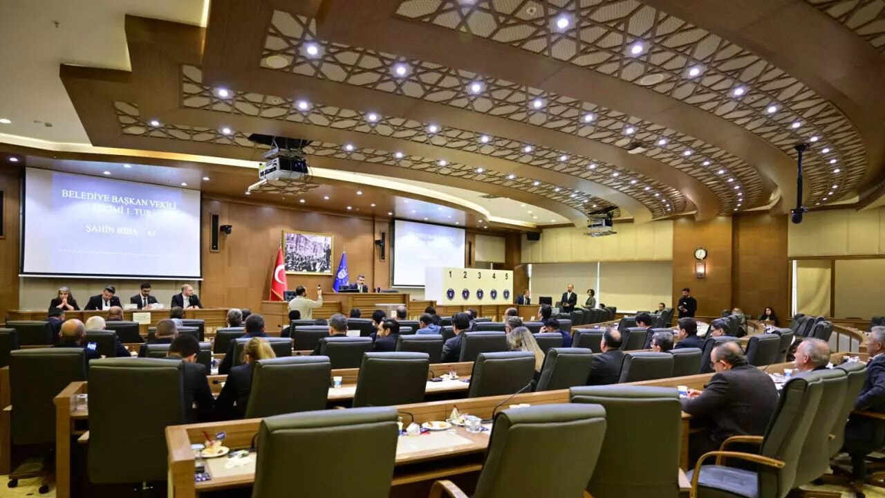Son dakika... Bursa Büyükşehir AK Parti'ye geçti!