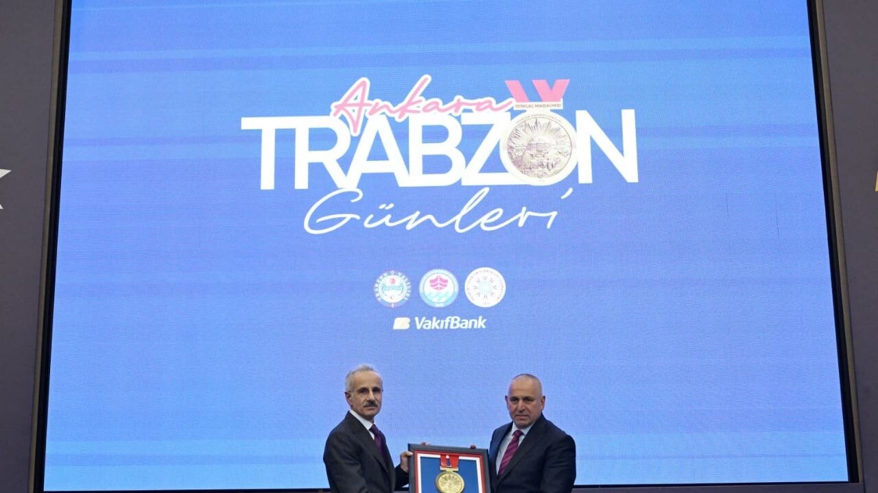 Bakan Uraloğlu: 'Trabzon-Samsun arası 2 saate düşecek'