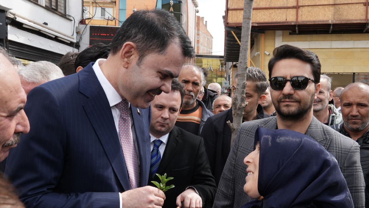 Bakan Kurum Çorum'da 'Ev Sahibi Türkiye' kura çekim törenine katıldı