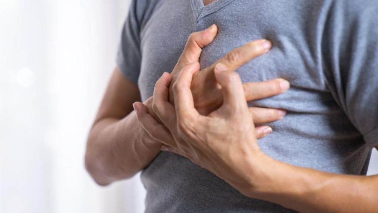 Kalp krizi aslında 'geliyorum' diyor: Bu belirtilere dikkat!