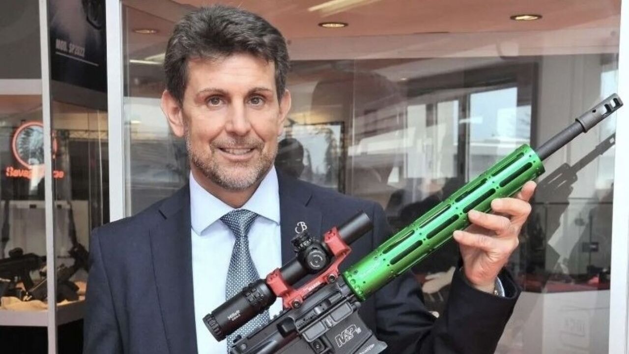 Rusya'ya nasıl silah sattığını itiraf etti