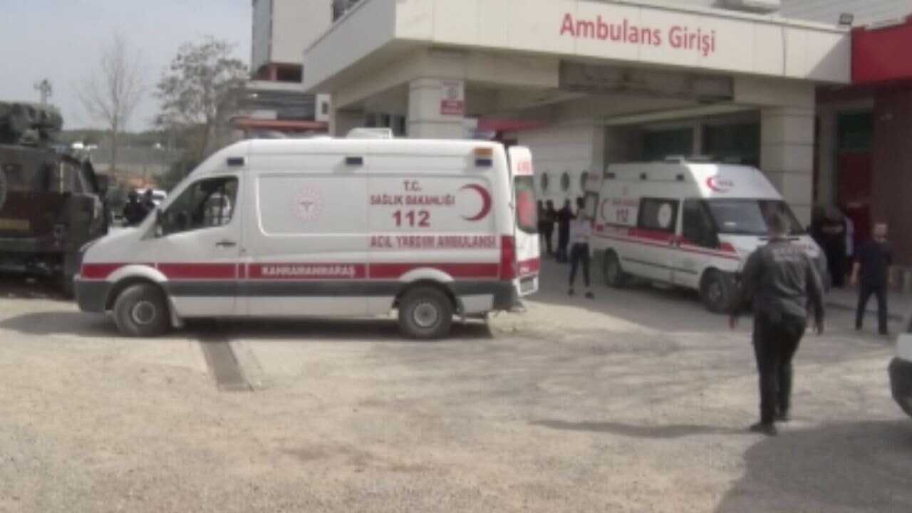 Bacak kemiğinden yeniden çene yapıldı