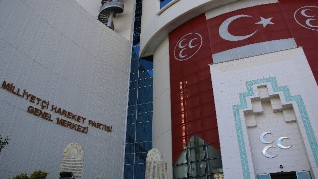 MHP'de fesihler devam ediyor! İki il başkanı daha görevden alındı