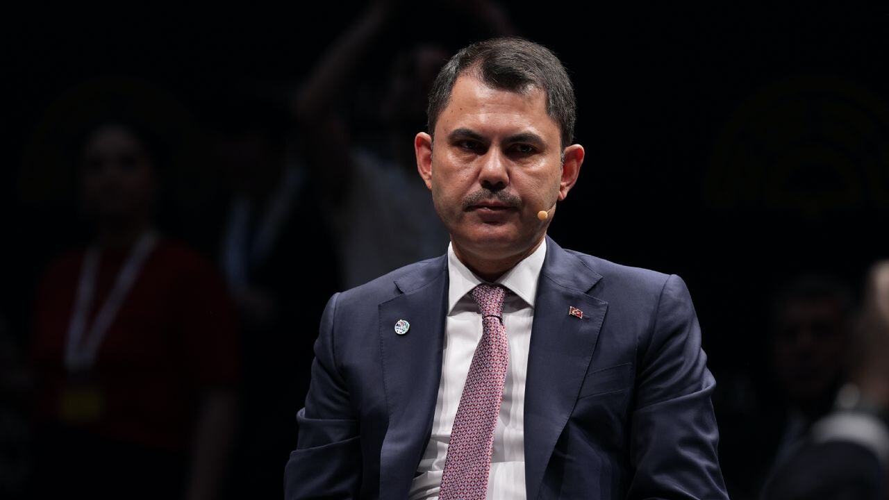 Bakan Kurum: 'Fosil yakıtlardan uzaklaşmak zorundayız'