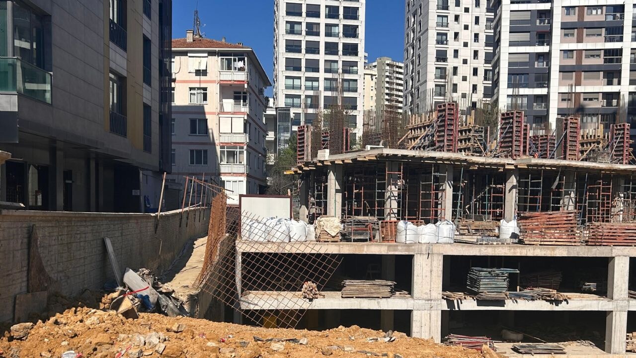 Fenerbahçe Chobani Stadyumu yanında korkutan çökme