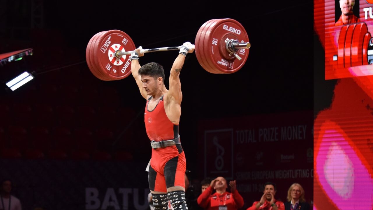 Milli haltercimiz rekorla Avrupa şampiyonu